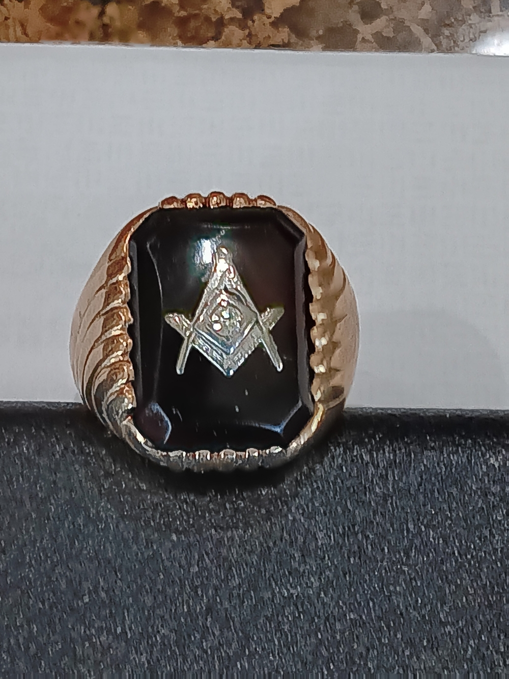 Vintage! Masonic Ring. 14k Solid Yellow Gold. Black Onyx With Diamond. Awesome!